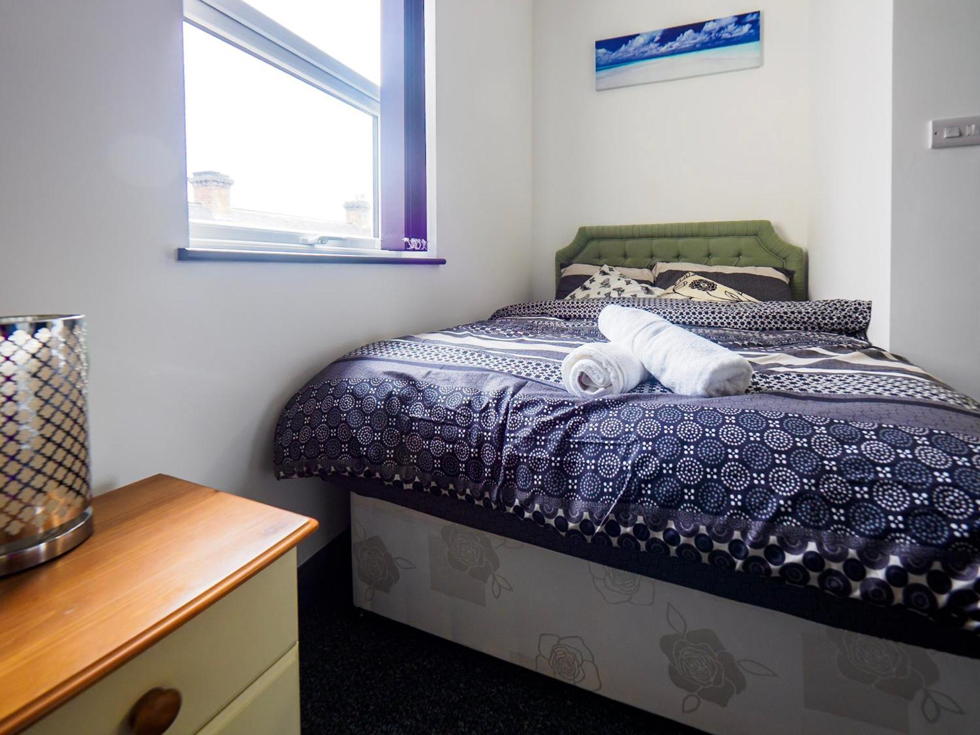 Chatham Double 3 Ensuite Stoke-on-Trent
